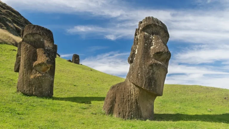 Moai Statue: Complete Travel Guide, Tips, Places, and Details